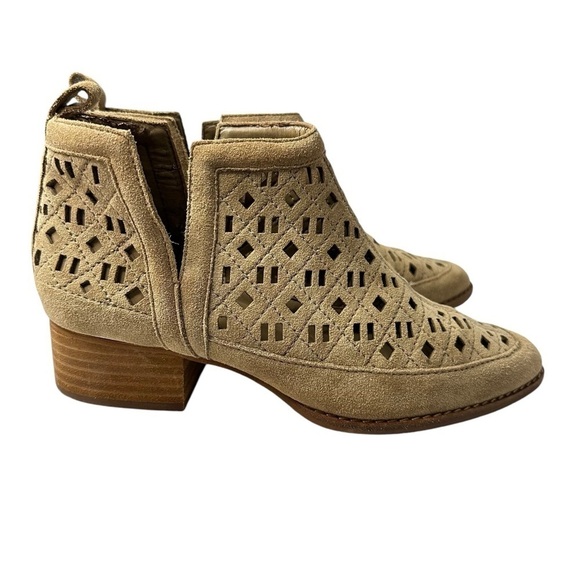 Gianni Bini Leather Upper Cutout Beige Bootie Women’s Size 7 M - Picture 3 of 16